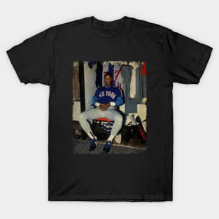 Darryl Strawberry in New York Mets T-Shirt